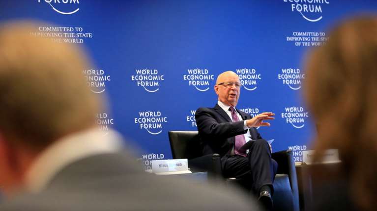 Κλάους Σβαμπ: Υπεύθυνοι ηγέτες το αντίδοτο στον λαϊκισμό