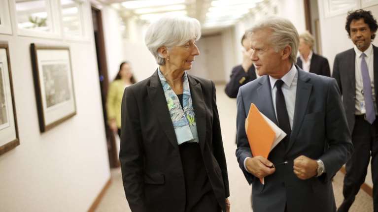 Βόμβες ΔΝΤ: Χρειάζονται πρόσθετα μέτρα για πλεόνασμα 3,5%