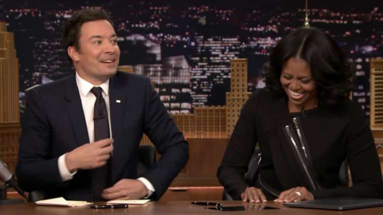 Η Μισέλ ευχαρίστησε δημοσίως τον Μπαράκ επειδή δεν είναι... πάπια video