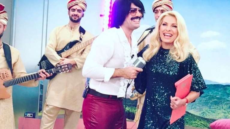 Ο Τόνι Σφήνος «έβαλε φωτιά» στο πλατό της Ελένης Μενεγάκη [Βίντεο]