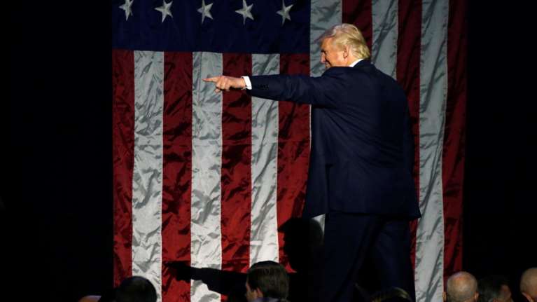 Η μεγάλη σκακιέρα:«Βόμβες» Τράμπ και ρελάνς της Ευρώπης