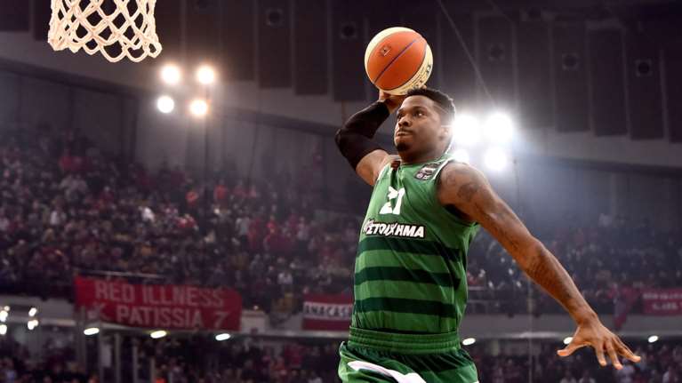 Στον τελικό κυπέλλου ο Παναθηναϊκός:67-77 επί του Ολυμπιακού στο ΣΕΦ