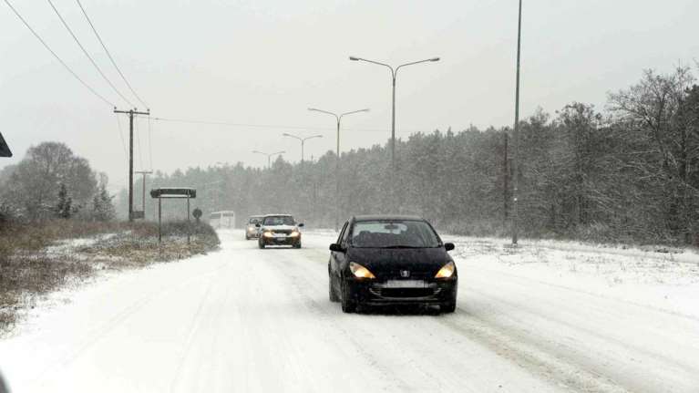 Δύσκολη η κίνηση στο νομό Τρικάλων - Χωρίς φορτηγά η Εγνατία