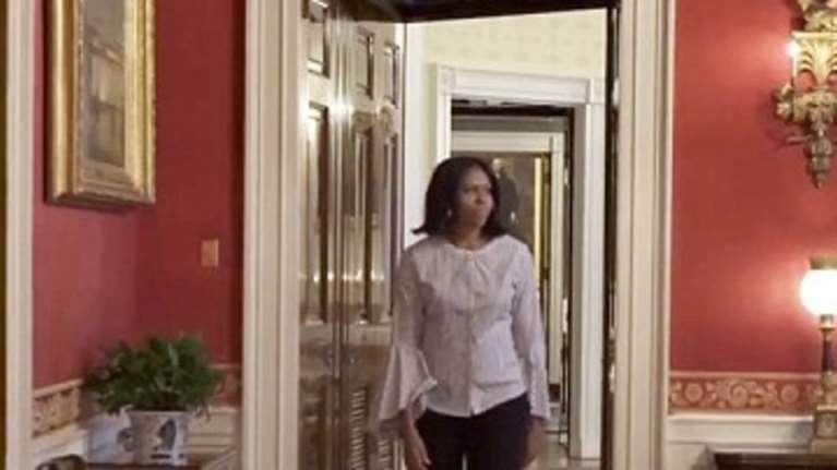 H τελευταία βόλτα της Μισέλ Ομπάμα στον Λευκό Οίκο [βιντεο]