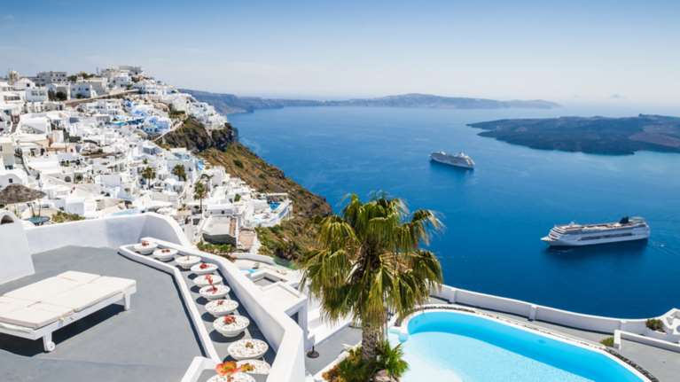 Ποιοι ξένοι αγοράζουν εξοχικές κατοικίες στην Ελλάδα