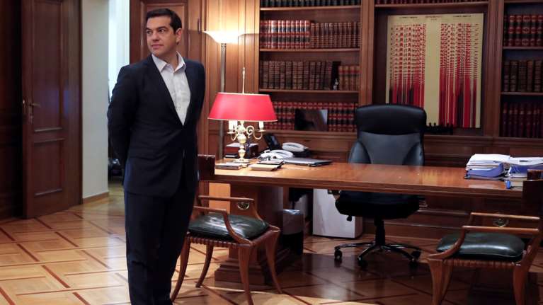 Η κυβέρνηση εγκλωβισμένη στην παγίδα Σόιμπλε και Λαγκάρντ