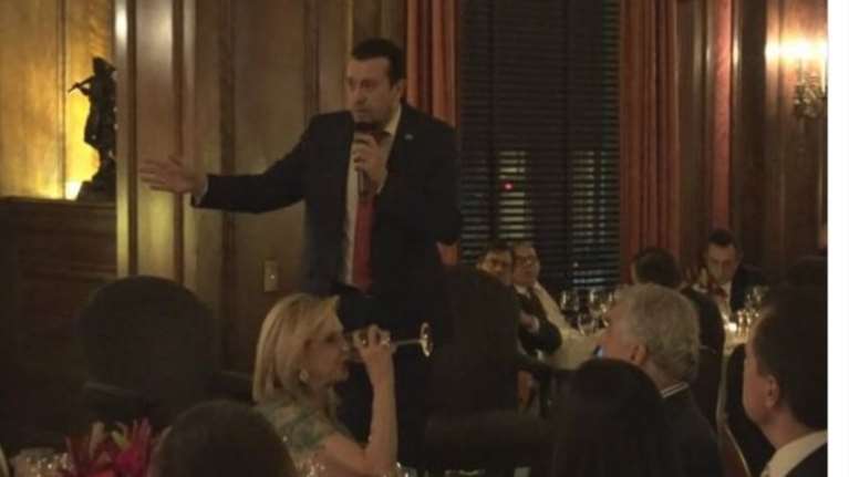 Ο Ν.Παππάς έσπασε στις ΗΠΑ τον κώδικα Τσίπρα: φόρεσε γραβάτα