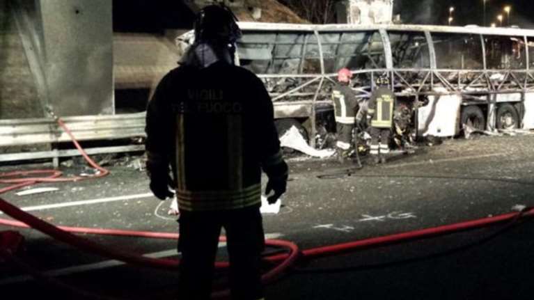 Τραγωδία στην Ιταλία: 16 Ούγγροι μαθητές νεκροί σε τροχαίο