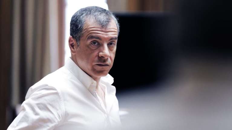 Θεοδωράκης: Θέλει ο Τσίπρας να μείνει μόνος με τον Σόιμπλε;