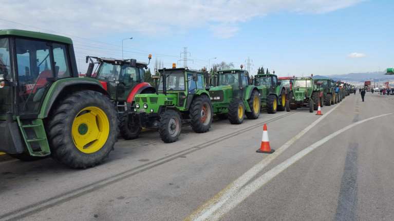 Αρχίζουν τις κινητοποιήσεις οι αγρότες- Τα πρώτα μπλόκα