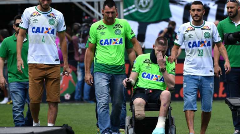 Συγκλονιστικές στιγμές με τους επιζώντες της Σαπεκοένσε στη Βραζιλία