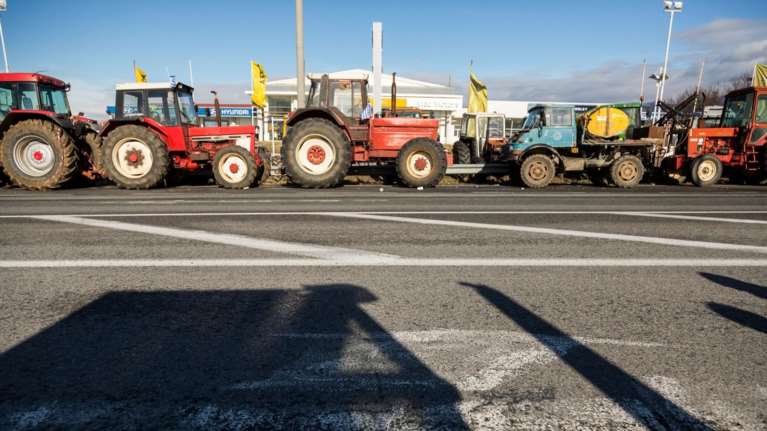 Αγρότες: Κάθε μέρα για 2 ώρες θα κλείνει η Πατρών-Κορίνθου