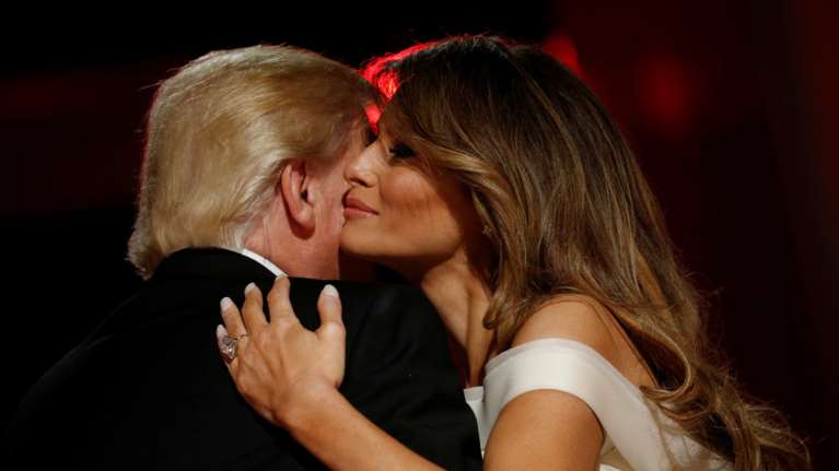 Το περίεργο πράγμα που δεν προσέξατε ποτέ στα μαλλιά της Μελάνια Τραμπ