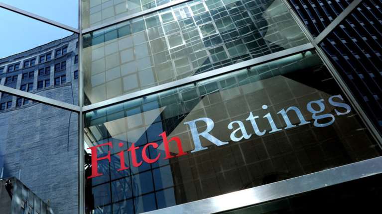 «Καμπανάκι» Fitch: Κίνδυνος να επιστρέψει η ευρωζώνη στο 2012