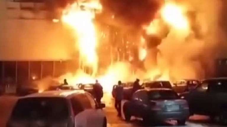 Εκκενώθηκε εμπορικό κέντρο στη Μόσχα εξαιτίας μεγάλης φωτιάς  (ΒΙΝΤΕΟ)