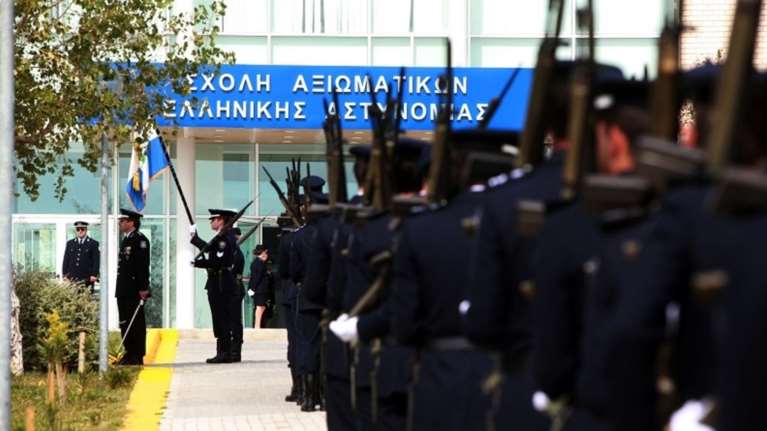 Αποστρατεύονται στρατηγοί με τη σύνταξη αστυνόμου
