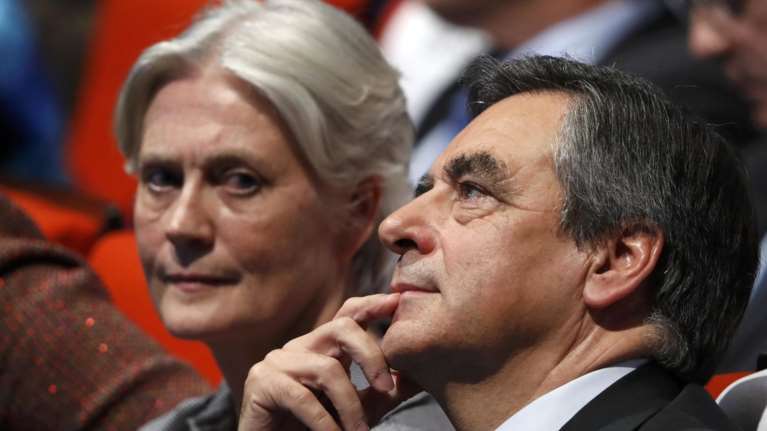 Οργή Φιγιόν για την καταγγελία περί αργομισθίας της συζύγου του