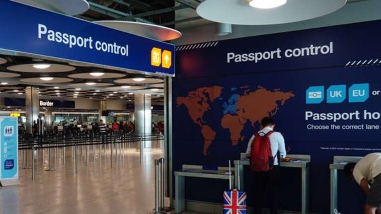 Παρατείνεται το &quot;πάγωμα&quot; της Σένγκεν για ακόμη τρεις μήνες