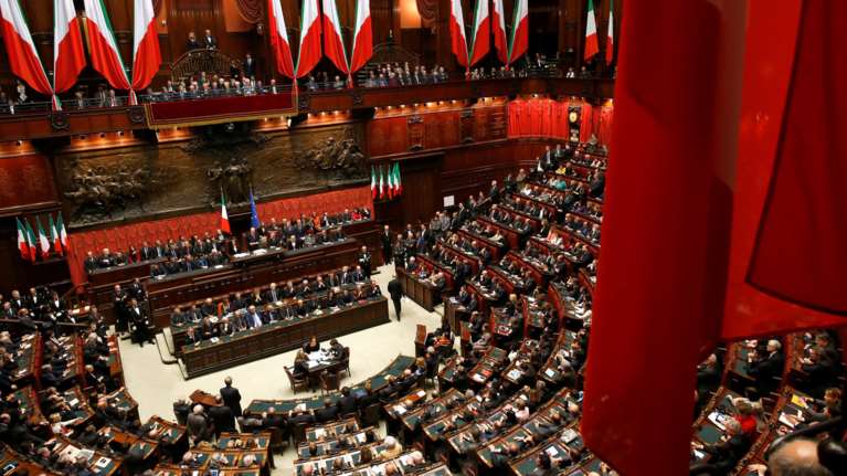 Ολοταχώς προς εκλογές - αστραπή οδεύει η Ιταλία