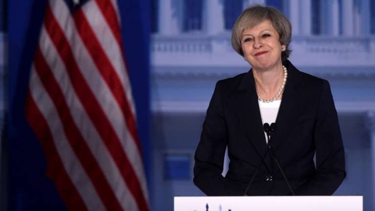 Η Μέι επιφυλάσσεται ως προς τη συνεργασία ΗΠΑ - Ρωσίας