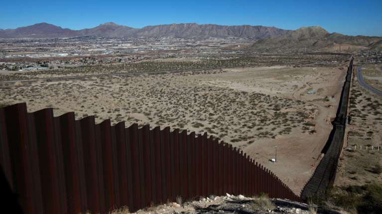 Ενας κόσμος με συρμπατοπλέγματα:Από το Μεξικό έως την Ουγγαρία