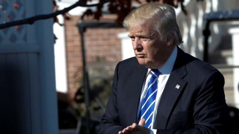 Ο Τραμπ προωθεί την χαλάρωση των κυρώσεων σε βάρος της Ρωσίας