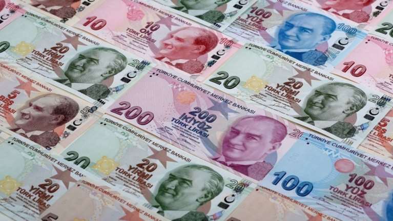 Fitch και S&amp;P υποβάθμισαν ομόλογα και τουρκική οικονομία