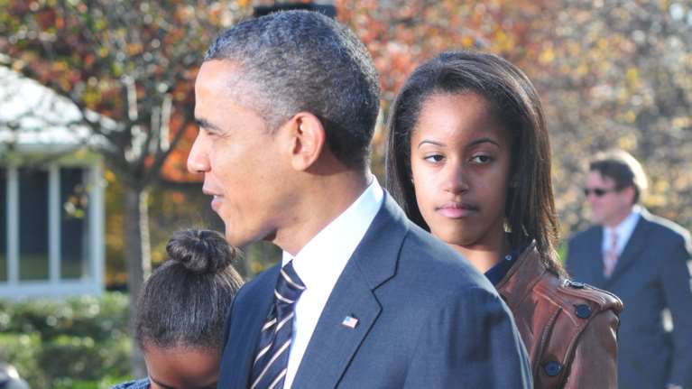 Σε διαμαρτυρία κατά του Τραμπ πήρε μέρος η Μαλία Ομπάμα