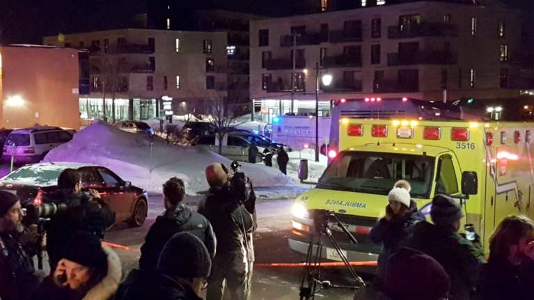 Τρόμος στο Κεμπέκ: Εξι νεκροί από επίθεση σε τζαμί