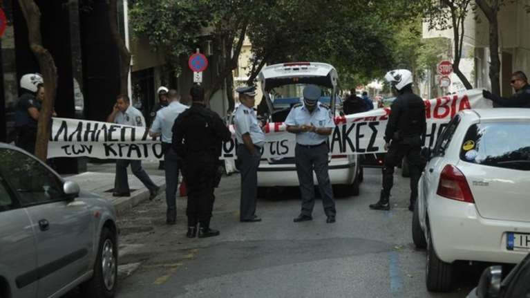 «Εισβολή» αντιεξουσιαστών στα γραφεία της εφημερίδας «Αυγή»