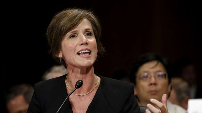 Ο Τραμπ καρατόμησε την υπηρεσιακή υπουργό Δικαιοσύνης