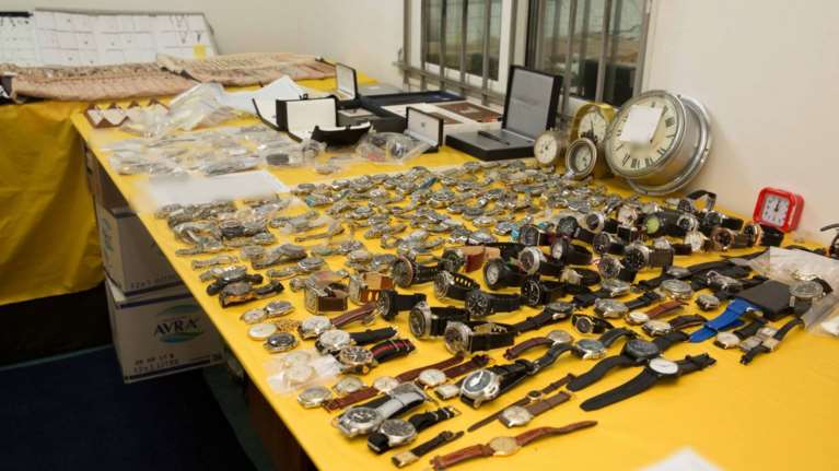 ΕΛΑΣ: «Εκθεση» με τα κλοπιμαία των θυμάτων της σπείρας των Ρομά