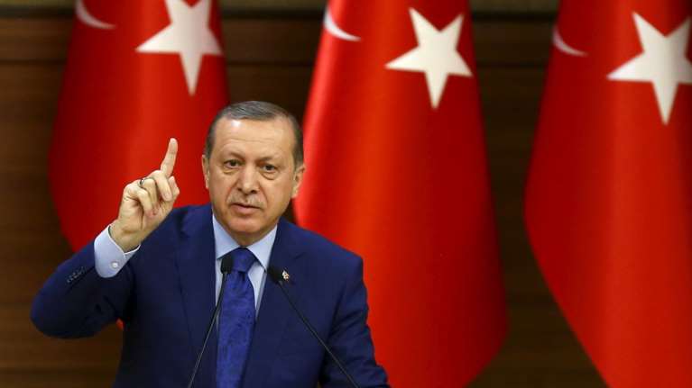 Ο Ερντογάν βάζει «φωτιά» στο Αιγαίο για τους Γκρίζους Λύκους