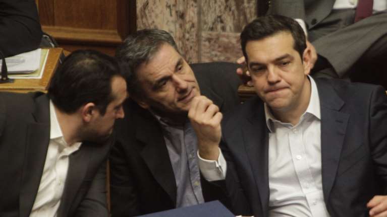 Ο εκνευρισμός Τσακαλώτου και η διάσταση απόψεων με τον Τσίπρα