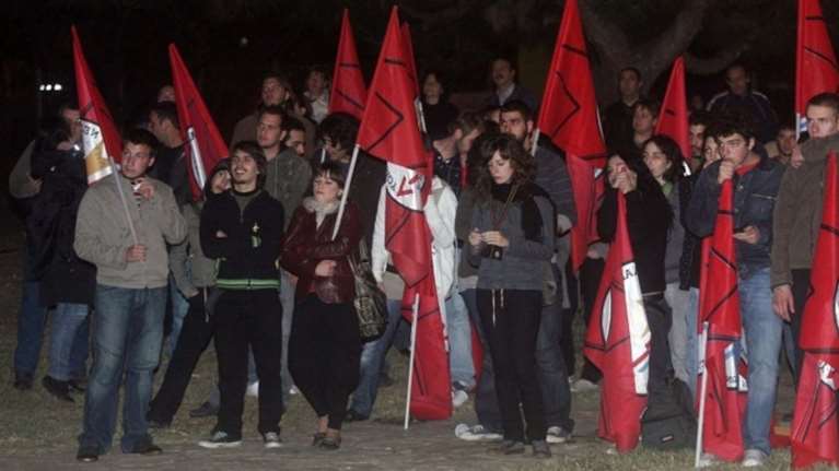 Έξω από την πρεσβεία των ΗΠΑ η νεολαία του ΣΥΡΙΖΑ