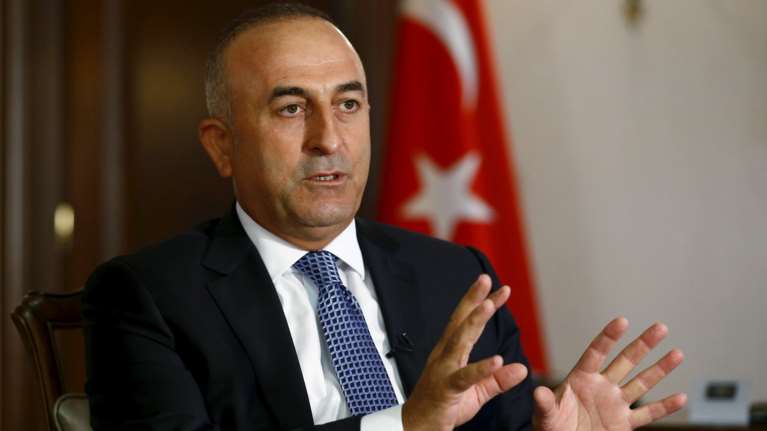 Nέες απειλές: Ο Τσαβούσογλου καλεί τον Καμμένο να... συνετιστεί