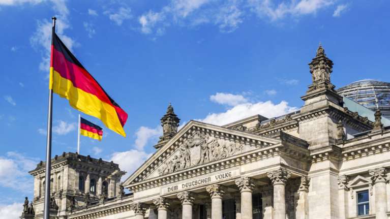 Sueddeutsche: Τα πλεονάσματα των Γερμανών είναι τα χρέη άλλων χωρών