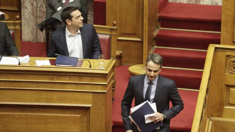 Ξεκίνησε «προσωπική βεντέτα» Τσίπρα-Μητσοτάκη