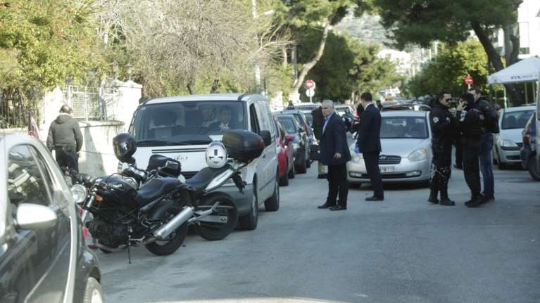 Μυστήριο με τη δολοφονία ηλικιωμένων στην Αργυρούπολη- Τους βρήκε ο γιος