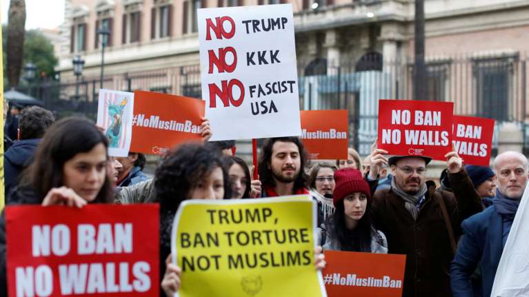 Στους δρόμους οι Ιταλοί κατά του διατάγματος Τραμπ για τους μετανάστες