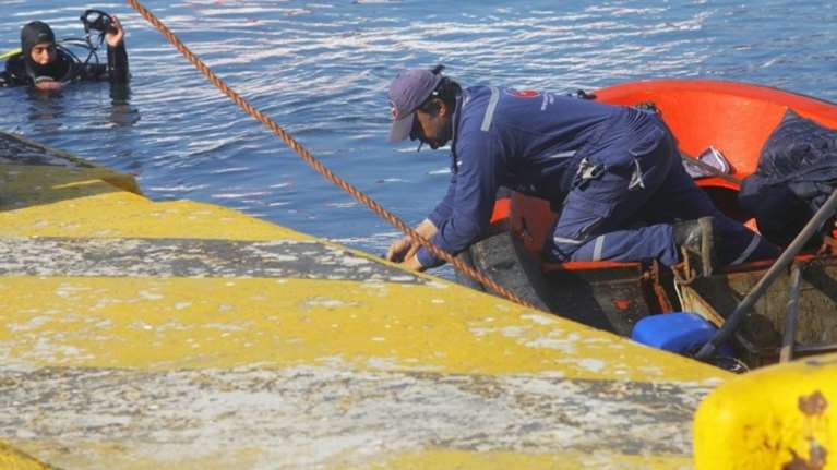 Αυτοκίνητο με ηλικιωμένο οδηγό έπεσε στη θάλασσα στα Χανιά