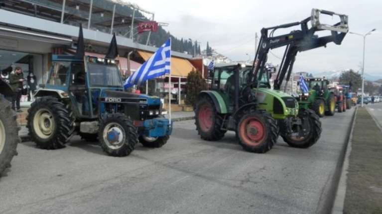 Καστοριά: Αγρότες παρέδωσαν στον έφορο τα κλειδιά των τρακτέρ
