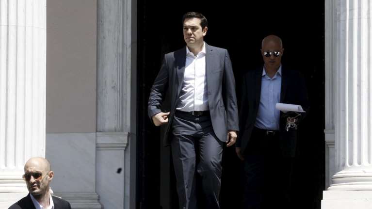 Προληπτικά μέτρα ή εκλογές: Ώρα μηδέν για το μεγάλο δίλημμα στο Μαξίμου
