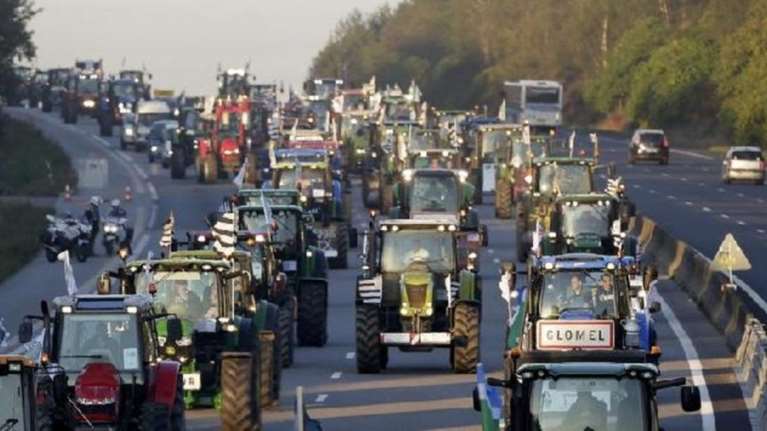 Εκλεισαν τα Τέμπη οι αγρότες- Τα μπλόκα σε όλη τη χώρα