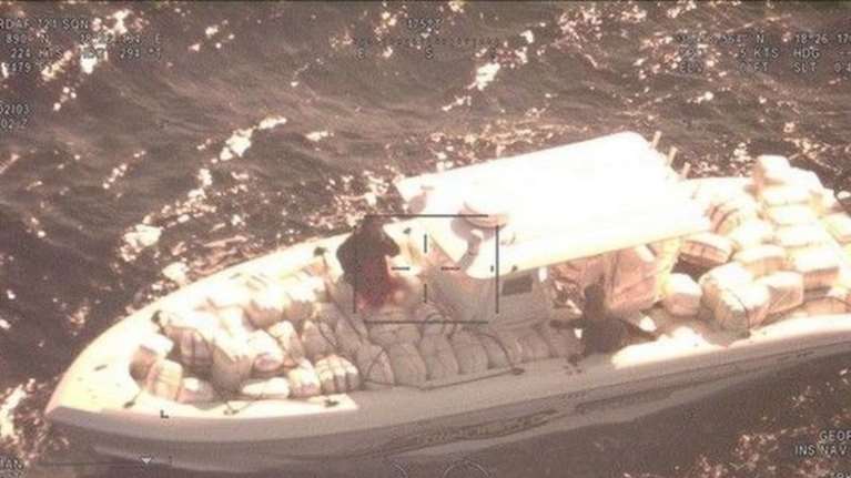 Το Λιμενικό καταδιώκει σκάφος με 2 τόνους κάνναβη