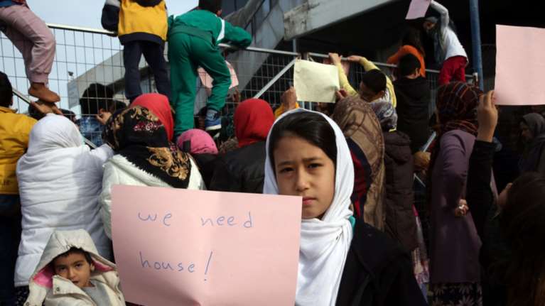 Διεθνής Αμνηστία: Μεγάλες ελλείψεις στον καταυλισμό του Ελληνικού