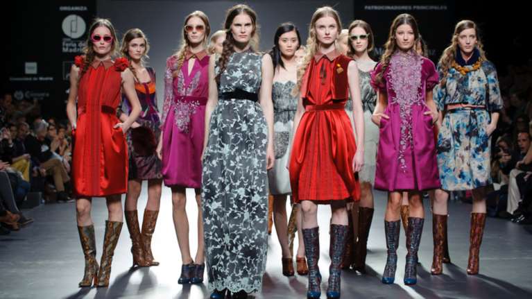 Μοντέλα καταγγέλλουν τις πιέσεις της βιομηχανίας της μόδας να χάσουν βάρος