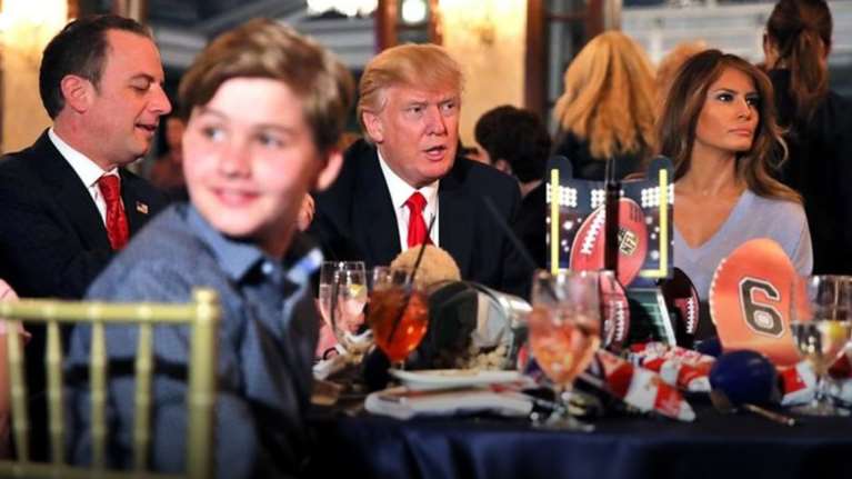 Ιρλανδικό περιοδικό κυκλοφορεί με στόχο να σημαδεύει τον Τραμπ