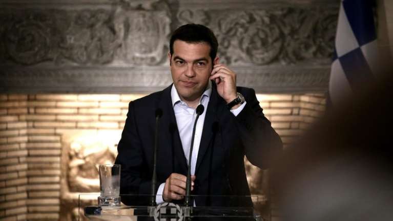 Σε ρυθμούς επώδυνης συμφωνίας με αφορολόγητο και συντάξεις