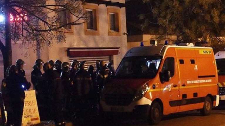 Ταραχές στο Παρίσι μετά την επίθεση αστυνομικού σε νεαρό